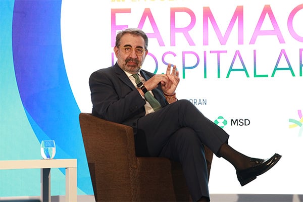 Fernández Sanz aboga por despolitizar la sanidad.