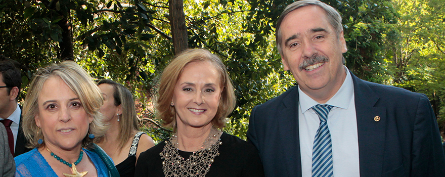 María Dolores Rubio, directora del Hospital Doctor Rodríguez Lafora; Margarita Alfonsel, y Fernando Mugarza, director de Comunicación del Idis. 