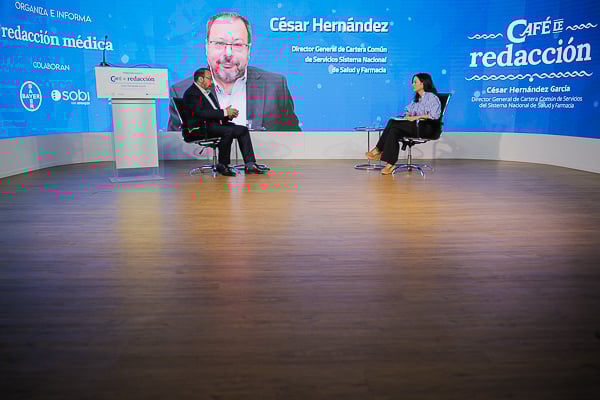 Un instante durante el Café de Redacción con César Hernández.