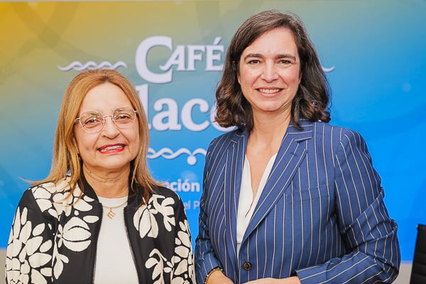 Montserrat Chimeno y Cecilia Martínez.