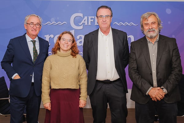 Tomás Cobo, presidente de la Organización Médica Colegial; Teresa Serrano, presidenta del Consejo Estatal de Estudiantes de Medicina; Victor Pedrera, secretario general de la Confederación Estatal de Sindicatos Médicos; y Miguel Lázaro, presidente de la Confederación Estatal de Sindicatos Médicos.