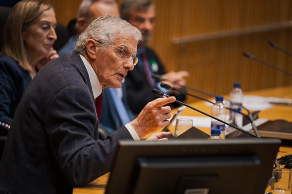     José-Manuel Freire, profesor emérito en la Escuela Nacional de Sanidad y miembro no parlamentario del Grupo de Trabajo de Sanidad y Salud Pública de la CRSE.