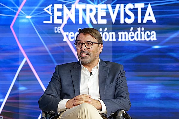 David Baulenas resalta el papel de los sanitarios en las decisiones estratégicas de asistencia del grupo.