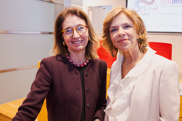 Rosa Roldán, directora de Estrategia Digital de la Fundación IDIS; y Marta Villanueva, directora general de IDIS.