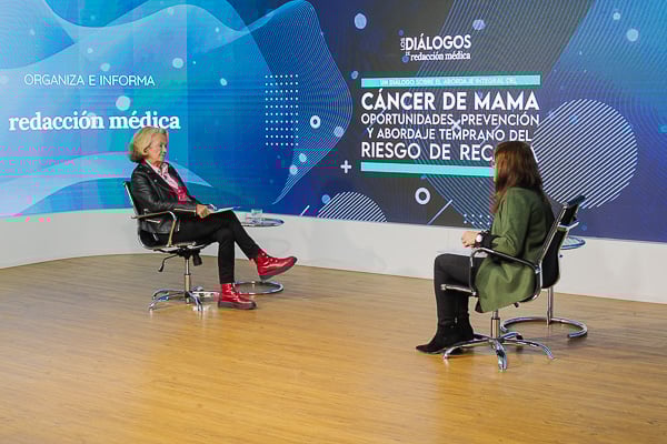 Ana Casas afirma que “un paciente que está bien informado, va a cumplir mucho mejor” y que la comprensión del subtipo tumoral, del estadio y del beneficio real del tratamiento es esencial para sostener la motivación terapéutica.