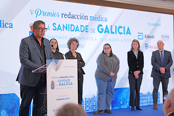 Ramón López, jefe de Estudios del Servicio de Docencia del Área Sanitaria de Ferrol; junto a Tamara López, jefa de Estudios de la Unidad Docente Multiprofesional de Atención Familiar y Comunitaria del Área Sanitaria de Ferrol; Marisa Fraga, jefa de Estudios de Enfermería del Servicio de Docencia del Área Sanitaria de Ferrol; Cruz Sabio, secretaria de la Unidad Docente del Área Sanitaria de Ferrol; y a Patricia Torres, tutora hospitalaria del Área Sanitaria de Ferrol.