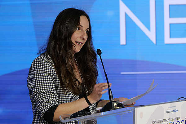 Elena González, jefa de Contenidos Sonoros de Redacción Médica, se ha encargado de presentar la jornada.