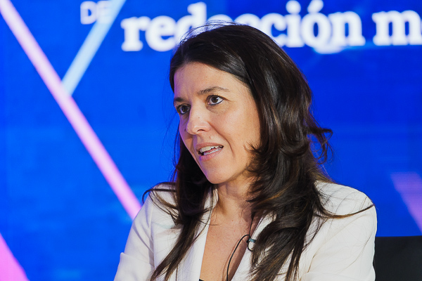 Hernández es la primera mujer que ocupará la presidencia de la citada entidad colegial.