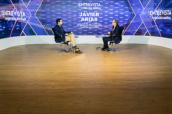 Javier Arias y Adrián Mateos, durante la entrevista.