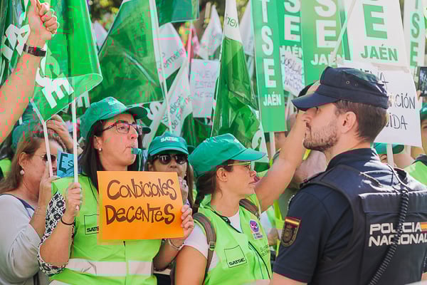 Desde las 12 horas, los profesionales sanitarios no han cedido en sus reclamaciones frente a Sanidad.