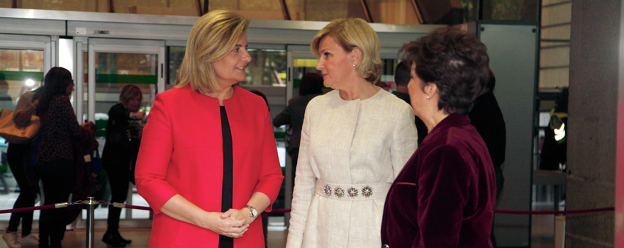 Fátima Báñez, María Neira y Elena Andradas