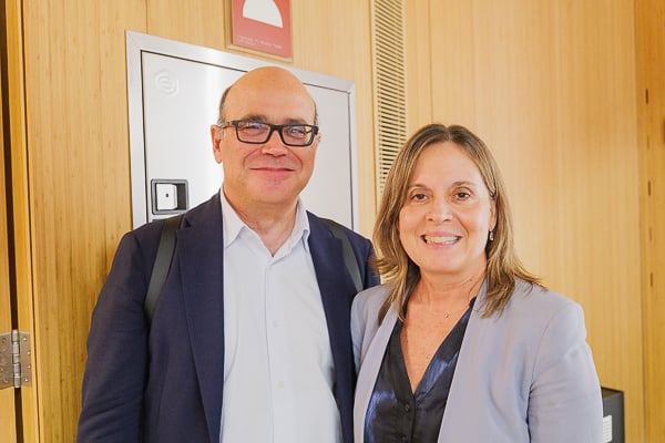 Javier Urzay, subdirector general de Farmaindustria y Fina Lladós, presidenta de Farmaidnustria.