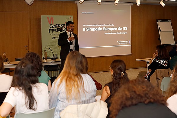 Aspecto de la sala durante el II Simposio Europeo de ITS.