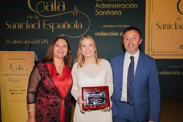 Manuela García, Marga Prohens y Javier Ureña, director gerente del Ib-Salut.