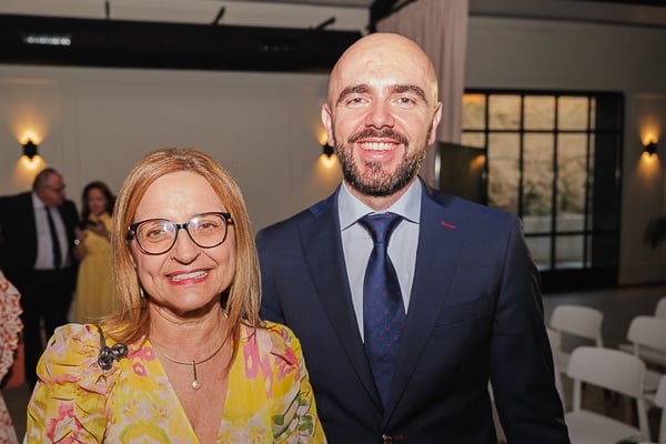Montserrat Chimeno, presidenta de la SEMI; y Álvaro Muñoz Galindo, director general de Calidad e Infraestructuras Sanitarias del Servicio de Salud de Castilla y León
