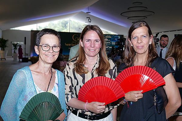 Ana Balseiro, directora de Comunicación de la Fundación Renal; Cristina Sanz, directora general de la Fundación Renal; y Susana Reverter, jefa de Comunicación del Hospital Universitario La Paz. 