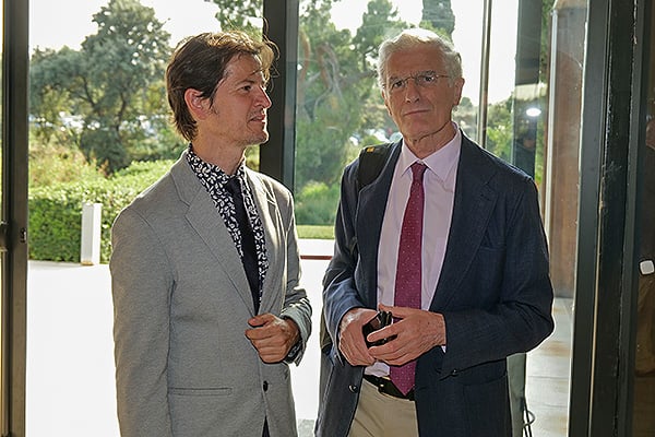 Óscar López, director de Redacción Médica y José Manuel Freire, profesor en la Escuela Nacional de Sanidad.