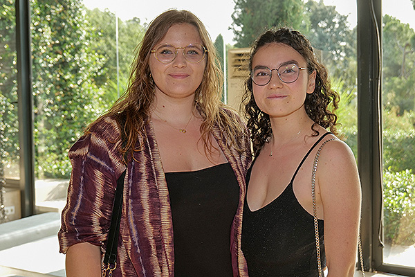 Elisa Morales, vicepresidenta de Asuntos Formativos del Consejo Estatal de Estudiantes de Medicina; y María Valderrama, presidenta del Consejo Estatal de Estudiantes de Medicina.