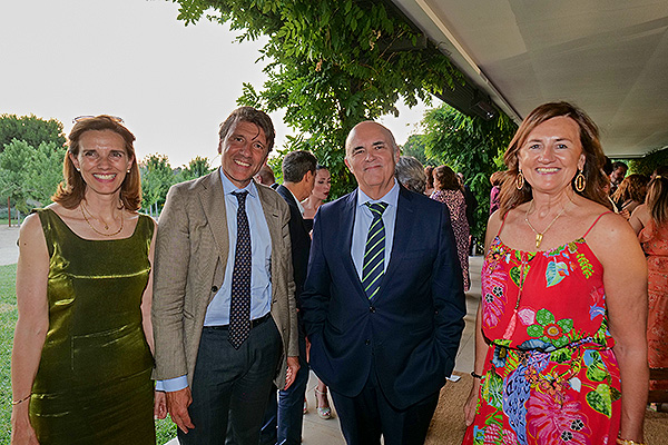 Gema Cancela; Celso Arango, director del Instituto de Psiquiatría y Salud Mental del Hospital Gregorio Marañón (Madrid); Francisco Ferre, jefe del Servicio de Psiquiatría de Adultos del Hospital Gregorio Marañón (Madrid); y Marta Presa.