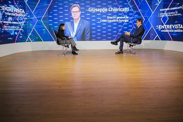 Un instante durante la entrevista en el plató de Redacción Médica.