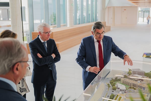 Juan Abarca presenta la nueva estructura del Hospital Universitario HM Mentepríncipe de Boadilla del Monte.