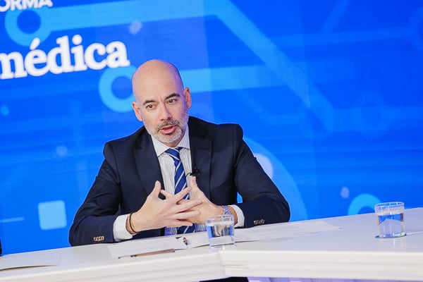 Iñigo Cortázar, representante de la Consejería de Sanidad en las XIV Jornadas Nacionales de SEDISA, director General de Recursos Humanos y Transformación del SESCAM.