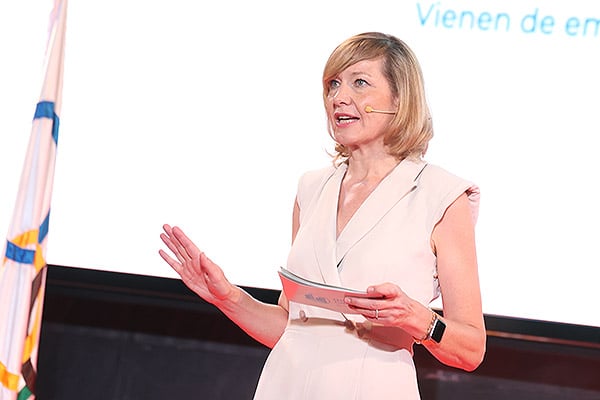 Cathy Cummings, directora de Sostenibilidad y RRII Sanitas.