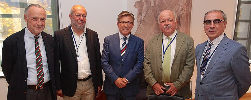 José María Pino; Francisco Igea, portavoz de Ciudadanos en la Comisión de Sanidad del Congreso de los Diputados; Rafael López Iglesias; Jesús Aguirre, senador del Partido Popiular, y José Martínez Olmos, senador del PSOE.