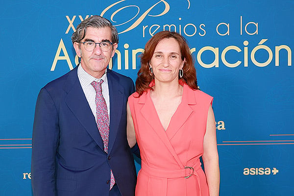 Juan Abarca Cidón y Mónica García.