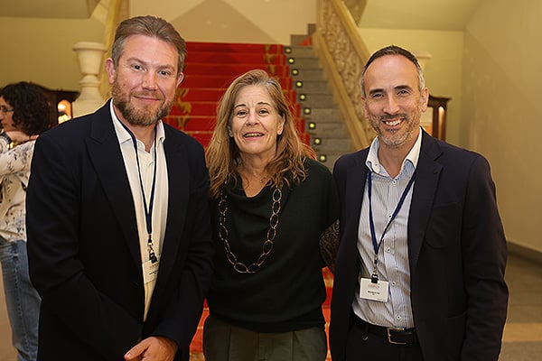 Equipo de Bayer: Adrián Núñez, responsable de Acceso Regional; María Aránzazu Munguira, directora regional de Cuentas; e Iñaki Maleta, director regional de Acceso al Mercado y Relaciones Institucionales.