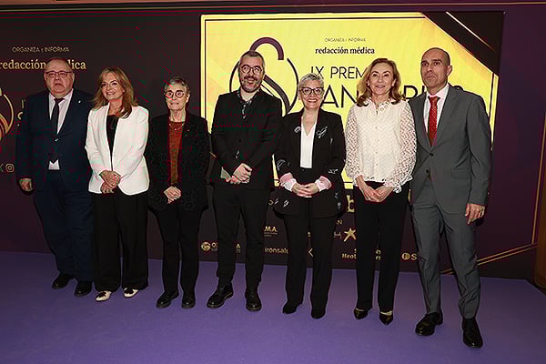 Alejandro Vázquez; Esther Monzón; Olga Pnaé; Javier Padilla; Concepción Saavedra; María Martín; y Ricardo López, director general de Sanitaria 2000 - Empresa editora de Redacción Médica.
