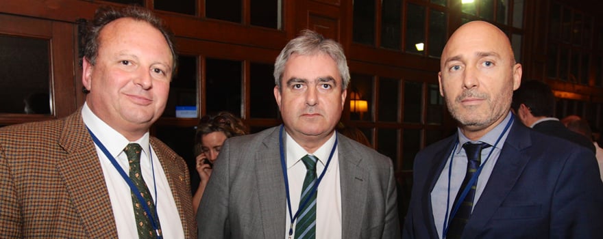 José Antonio Ortigueira, director de Procesios de Soporte de la EOXI de Lugo, junto con Francisco Bugallo y Juan Carlos Alcolea, de Fresenius.