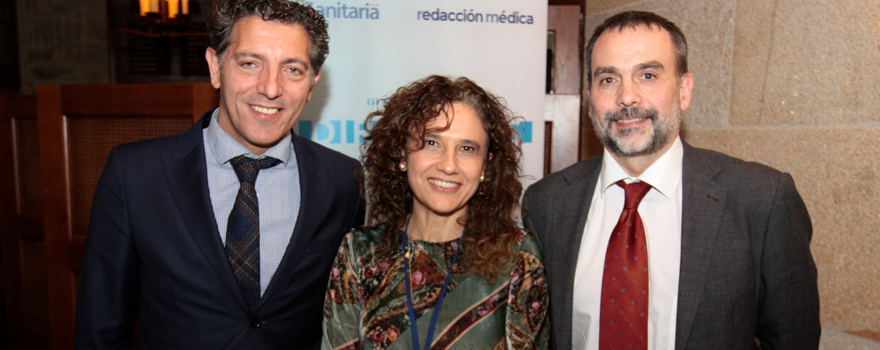 Ignacio Ortega, regional head de Roche; Carolina González-Criado, subdirectora de Farmacia del Sergas, y Jorge Aboal, director general de Asistencia Sanitaria del Sergas.
