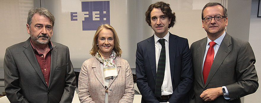 Modoaldo Garrido; Margarita Alfonsel; Pablo Crespo, director de Legal de Fenin, y Jaime del Barrio.