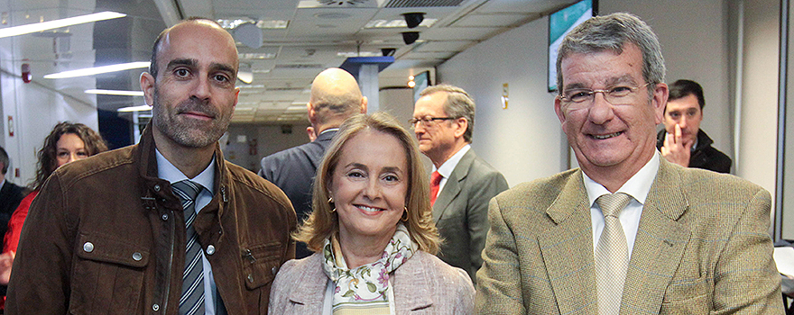 Ricardo López, director general de Sanitaria 2000; Margarita Alfonsel, y Francisco de Paula, que también es director de Estrategia de Medtronic Ibérica.