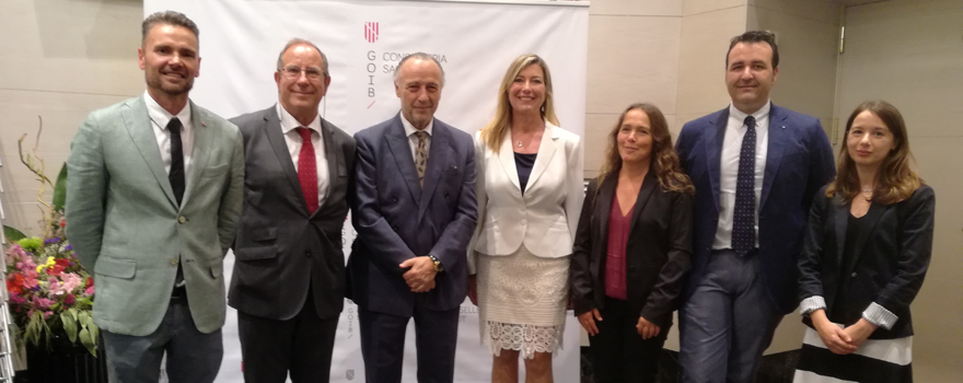 Benito Prósper, director general de Planificación, Evaluación y Farmacia; Juli Fuster, gerente del Servicio Balear de Salud; José María Pino; Patricia Gómez; María Ramos, directora general de Salud Pública; Xisco Dalmau, director general de Consumo y Marga Frontera, directora de Acreditación, Docencia e Investigación.