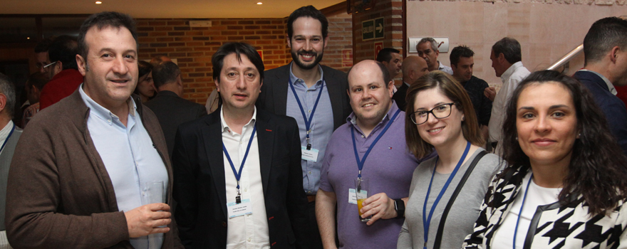 Juan Carlos Alija González, jefe de Unidad de Logística y Estructura del Hospital Clínico Universitario de Valladolid; Andrés Zarzuelo, ingeniero del Hospital Clínico de Valladolid; Antonio Palomino, Sales ManagerTelematic & Biomedical Services; Andrés Fernández, ingeniero del Hospital de Segovia; Mónica Latorre, arquitecta del Hospital Clínico de Valladolid; y Magdalena Méndez, directora general de Telematic & Biomedical Services.