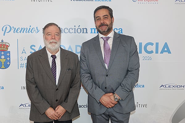 Avelino Castro, presidente del Colegio Oficial de Enfermería de A Coruña; y Pedro Gil, decano de la Facultad de Enfermería y Podología de la Universidad de A Coruña.