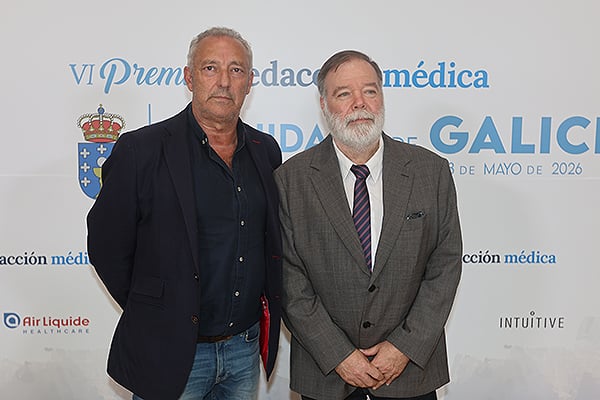Manuel Fernández, director jecutivo Colegio de Enfermería de A Coruña; y Avelino Castro.