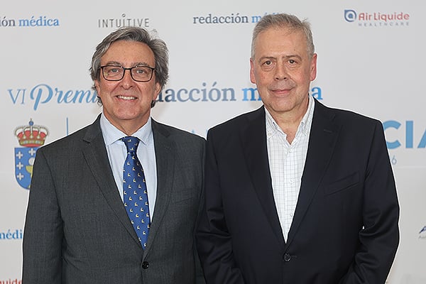 Juan López Cazorla. Director Comercial para España y Portugal de Intuitive; posa junto a Antonio Gómez Caamaño.