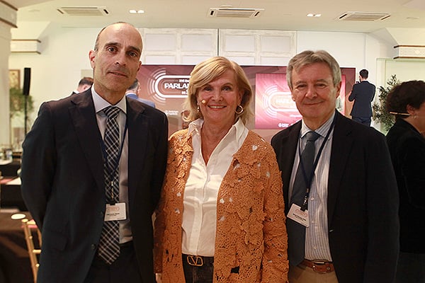 Ricardo López, Maria Neira y Rubén Moreno, exportavoz del Partido Popular en la Comisión de Sanidad del Congreso.