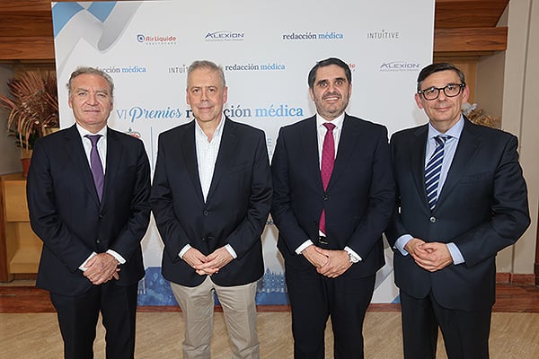 De Air Liquide Healthcare: Julio de la Rosa, Julio de la Rosa, director Relaciones Institucionales y Market; Antonio Gómez Caamaño; Manul Pacheco, director general; y Carlos Fernández, director de Cuentas de la Delegación Norte de Medgas.