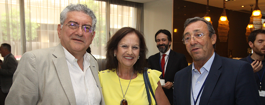 Agustín Rivero, exdirector General de Cartera Básica de Servicios del Ministerio de Sanidad, Victoria Martínez, y Mario Mingo. 