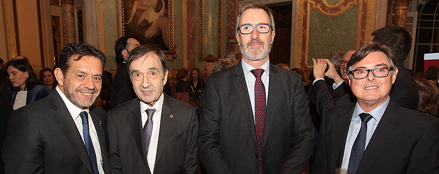 Joaquim Nolla, presidente del Colegio de Farmacéuticos de Tarragona; César Martínez, presidente no ejecutivo de Alliance Healthcare; Vicenç J. Calduch, presidente de Fedefarma, y Ricard Troiano. 