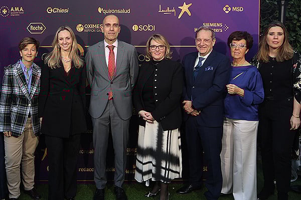 Mercedes Navío, gerente asistencial del Hospitales del Sermas; Laura Gutiérrez; Ricardo López, Almudena Quintana, José Nieves, consejero delegado de la Agencia de Contratación Sanitaria de la Comunidad de Madrid; Elena Andradas, directora general de Salud Pública en Madrid; Pilar Jimeno, directora general de Inspección y Ordenación Sanitaria de la Consejería de Sanidad de la Comunidad de Madrid.