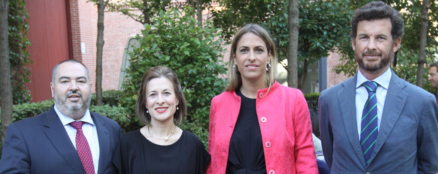 Justo Moreno y Lina Ruiz, de Novartis Oncología, junto a Ana González-Estefani, gerente de Cuentas Estratégicas de Abbott y Carlos Cendra, director de Soluciones Estratégicas de Abbott.