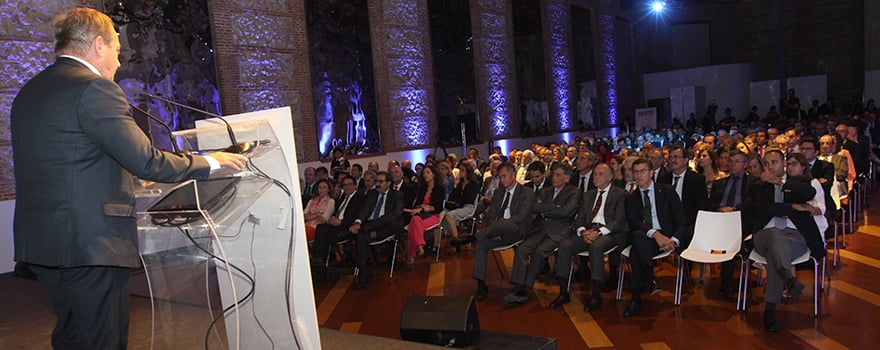 Javier Castrodeza en un momento de su discurso en la sala Goya de la Real Fábrica de Tapices, donde se ha celebrado la Gala de Verano de la Sanidad.