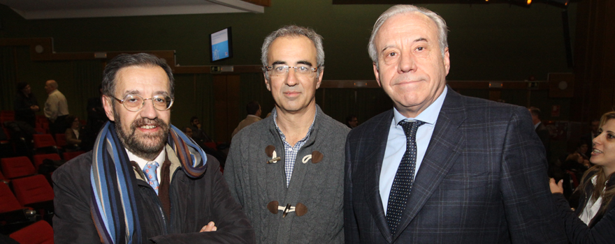 Pedro Villarroel, jefe de Urgencias del Clínico; Antonio Blanco, jefe del servicio de Urgencias de la Fundación Jiménez Díaz, y Javier Guerra, director médico de la Fundación Jiménez Díaz.