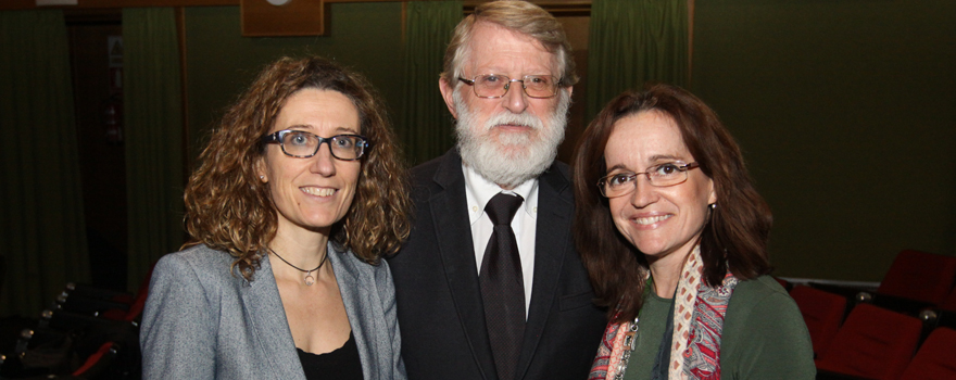 Mª Ángeles Gómez, directora médico del Hospital del Escorial, Javier Elviro, director médico del Hospital del Escorial, y Marta Sánchez Celaya.