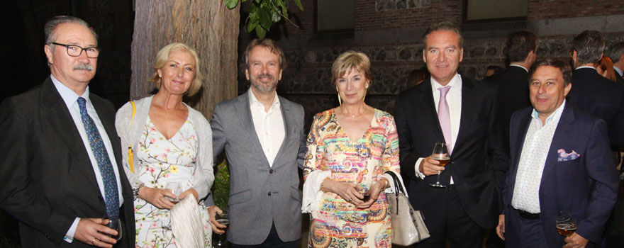 Carlos Jiménez, presidente electo de Separ; Inmaculada Alfageme, presidenta de Separ; Ángel Bajils, director general de Air Liquide; Pilar de Lucas, presidenta de la Comisión Nacional de Neumología; Julio de la Rosa, director de Relaciones Institucionales y Market Access de Air Liquide Healthcare; y José Miguel Rodríguez González-Moro, jefe de Servicio de Neumología del Hospital Universitario Príncipe de Asturias y responsable de Relaciones Institucionales de Separ.